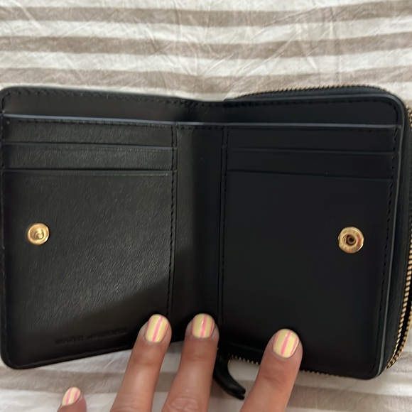Marc Jacob’s The Leather Mini compact Wallet NWOT - Picture 3 of 5